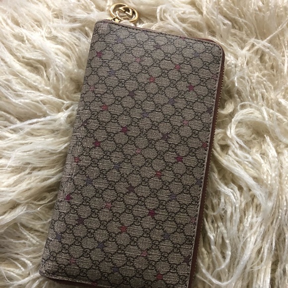 Gucci - Picture 2 of 5